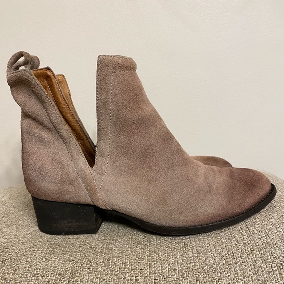 Jeffery Campbell muskrat suede bootie - Picture 4 of 10